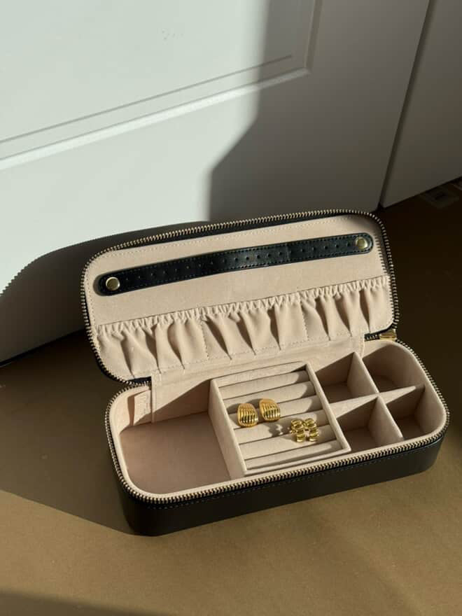 Travel in Style: Meet Our Large Personalised Jewellery Cases – Perfect for Your Statement Pieces