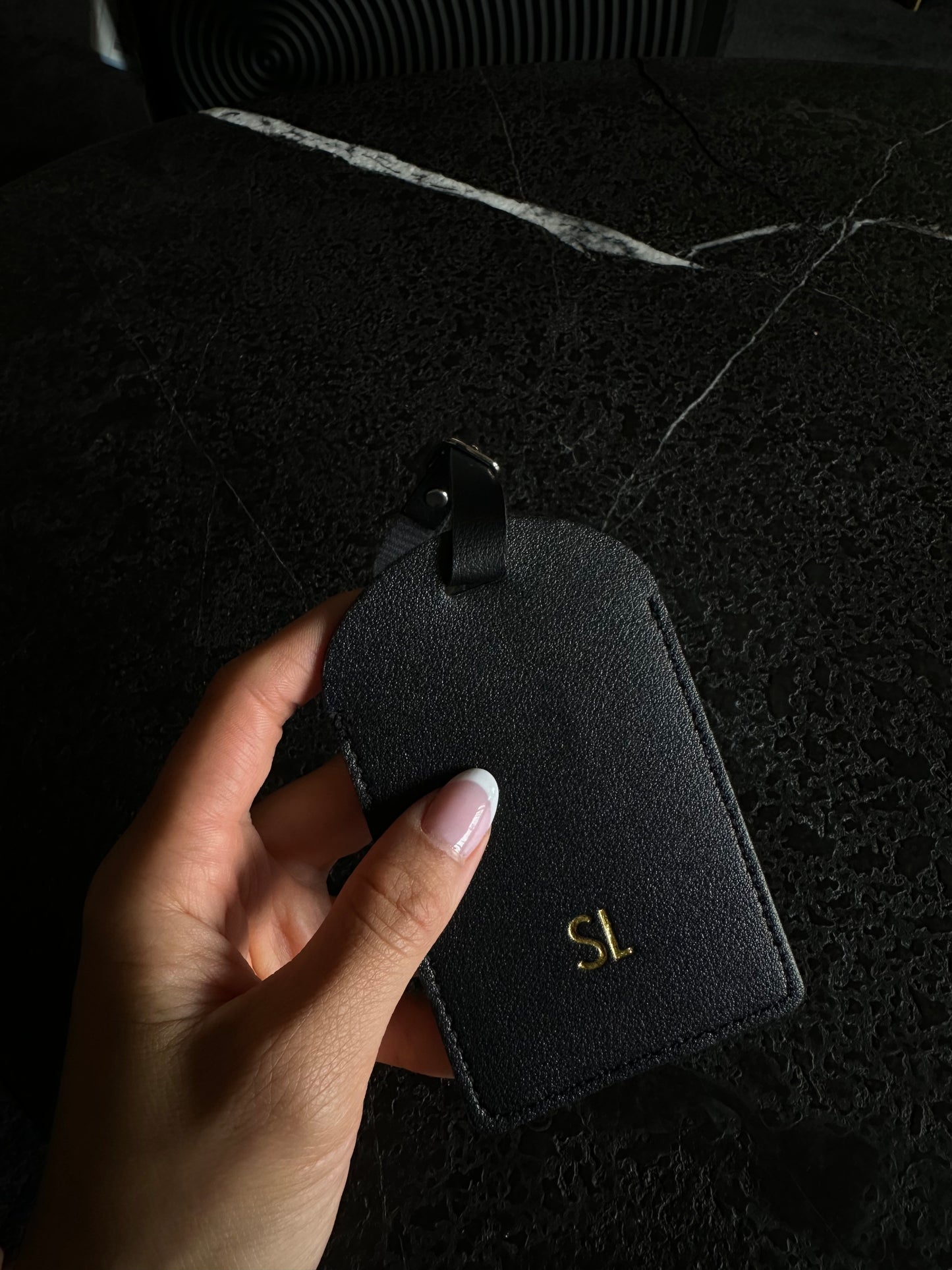 black luggage tag with name on it nz