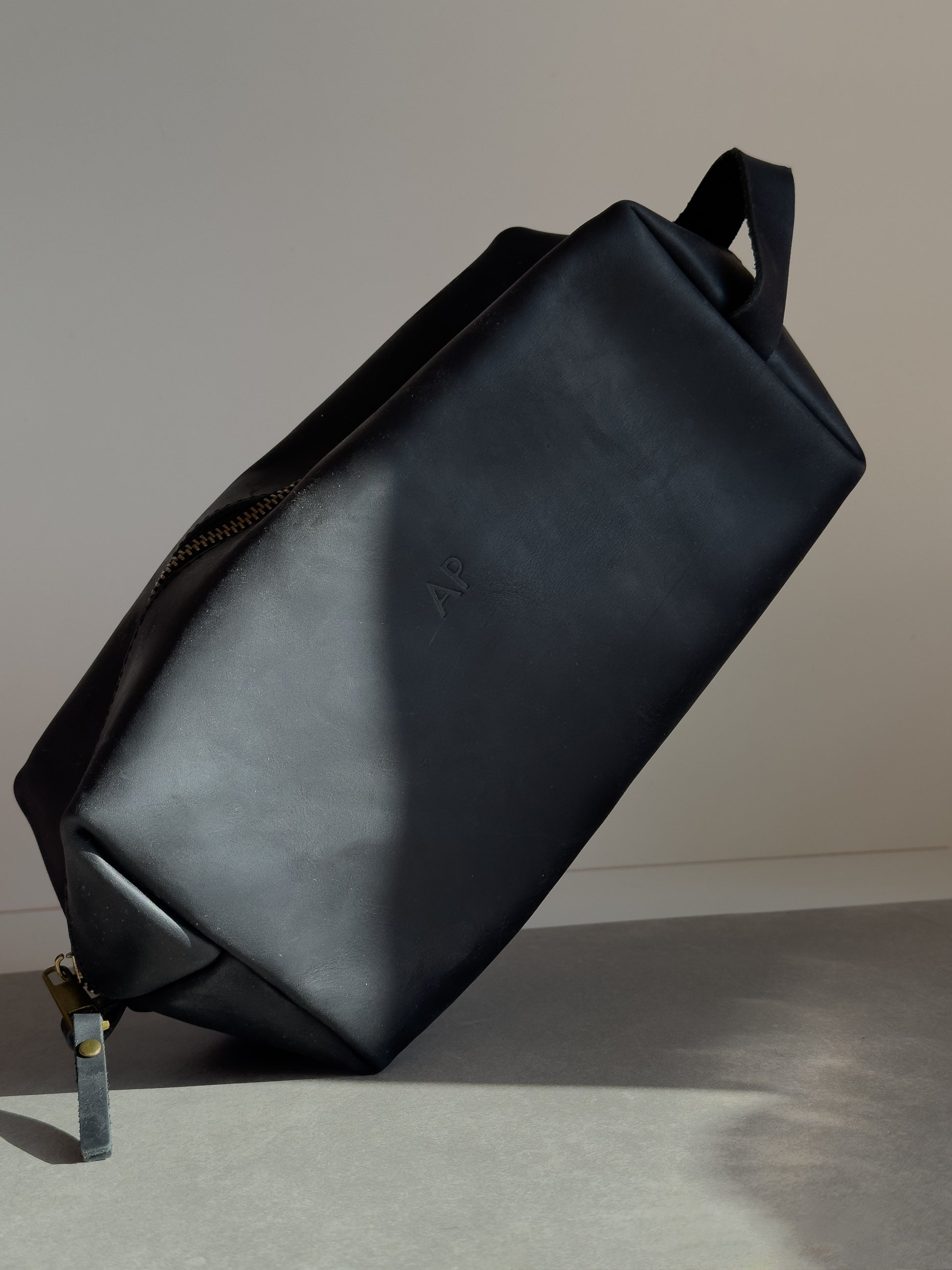 Mens Leather Shave Bag – By Hoshi - Main Image